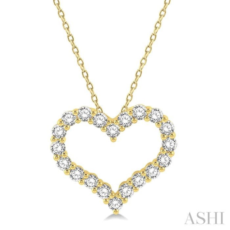 3/4 Ctw Heart Shape Round Cut Diamond Pendant With Chain in 14K Yellow Gold