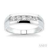 1/2 Ctw Channel Set Round Cut Diamonds Men's Band in 14K White Gold