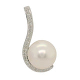 14 Karat White Gold 8.5-9mm Cultered Pearl 19 Diamonds= .14 Carat GH VS-SI Pendant - No Chain