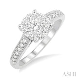 Lovebright Essential Diamond Engagement Ring